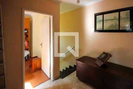Casa à venda com 200m², 3 quartos e 3 vagas Casa à venda com 200m², 3 quartos e 3 vagasCorredor