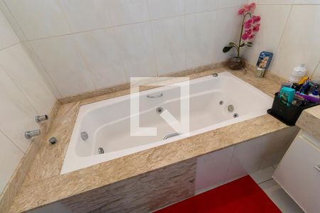 Casa à venda com 394m², 5 quartos e sem vaga Casa à venda com 394m², 5 quartos e sem vagaBanheiro social 1