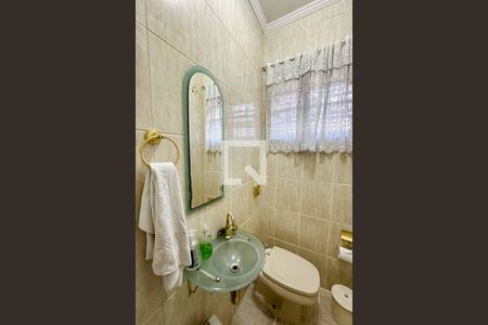 Casa à venda com 130m², 2 quartos e 3 vagas Casa à venda com 130m², 2 quartos e 3 vagasLavabo