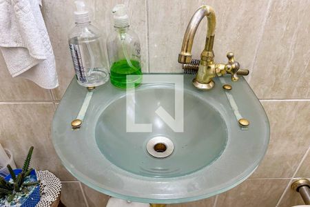 Casa à venda com 130m², 2 quartos e 3 vagas Casa à venda com 130m², 2 quartos e 3 vagasLavabo