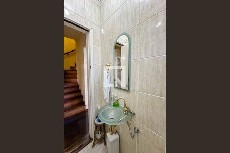 Casa à venda com 130m², 2 quartos e 3 vagas Casa à venda com 130m², 2 quartos e 3 vagasLavabo