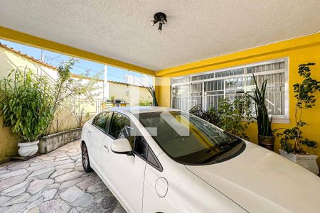 Casa à venda com 130m², 2 quartos e 3 vagas Casa à venda com 130m², 2 quartos e 3 vagasGaragem