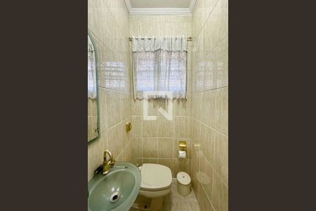 Casa à venda com 130m², 2 quartos e 3 vagas Casa à venda com 130m², 2 quartos e 3 vagasLavabo