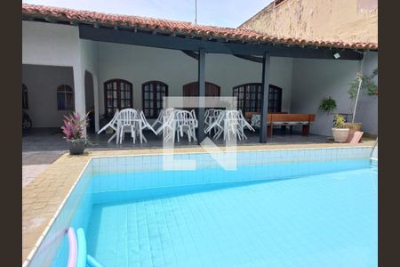 Casa à venda com 200m², 3 quartos e 5 vagas Casa à venda com 200m², 3 quartos e 5 vagasÁrea Externa