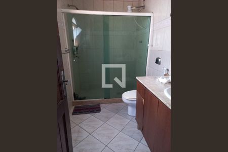 Casa à venda com 200m², 3 quartos e 5 vagas Casa à venda com 200m², 3 quartos e 5 vagasBanheiro da Suíte