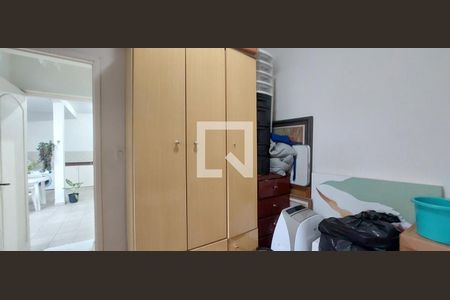 Casa à venda com 273m², 4 quartos e 4 vagas Casa à venda com 273m², 4 quartos e 4 vagasEdícula Quarto