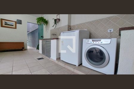 Casa à venda com 273m², 4 quartos e 4 vagas Casa à venda com 273m², 4 quartos e 4 vagasÁrea de Serviço