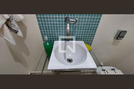 Casa à venda com 273m², 4 quartos e 4 vagas Casa à venda com 273m², 4 quartos e 4 vagasLavabo