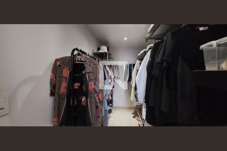 Casa à venda com 273m², 4 quartos e 4 vagas Casa à venda com 273m², 4 quartos e 4 vagasCloset Quarto 4 suíte