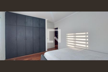 Casa à venda com 273m², 4 quartos e 4 vagas Casa à venda com 273m², 4 quartos e 4 vagasQuarto 1