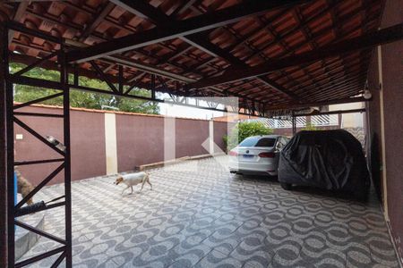 Casa à venda com 256m², 4 quartos e 6 vagas Casa à venda com 256m², 4 quartos e 6 vagasGaragem