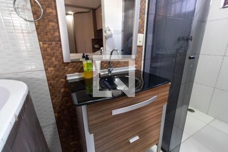 Casa à venda com 256m², 4 quartos e 6 vagas Casa à venda com 256m², 4 quartos e 6 vagasBanheiro da Suíte 1