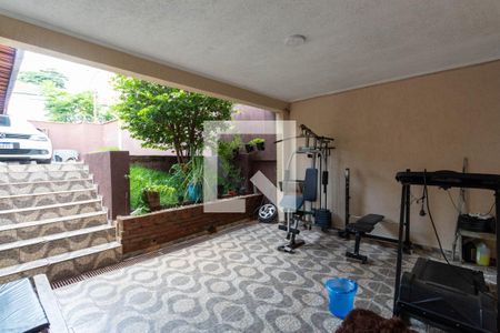 Casa à venda com 256m², 4 quartos e 6 vagas Casa à venda com 256m², 4 quartos e 6 vagasQuintal