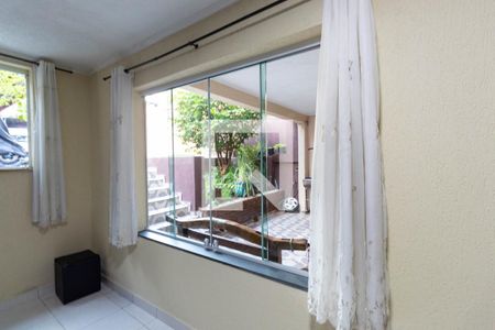 Casa à venda com 256m², 4 quartos e 6 vagas Casa à venda com 256m², 4 quartos e 6 vagasSala 2