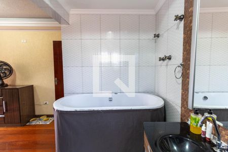 Casa à venda com 256m², 4 quartos e 6 vagas Casa à venda com 256m², 4 quartos e 6 vagasBanheiro da Suíte 1