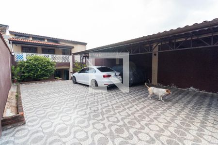 Casa à venda com 256m², 4 quartos e 6 vagas Casa à venda com 256m², 4 quartos e 6 vagasGaragem