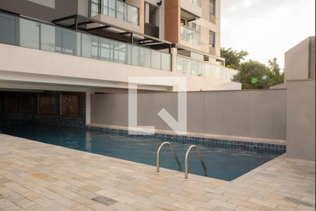Apartamento para alugar com 315m², 3 quartos e 2 vagas Apartamento para alugar com 315m², 3 quartos e 2 vagasÁrea comum - Piscina