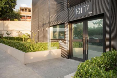 Apartamento para alugar com 315m², 3 quartos e 2 vagas Apartamento para alugar com 315m², 3 quartos e 2 vagasFachada