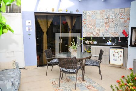 Casa à venda com 332m², 3 quartos e 4 vagas Casa à venda com 332m², 3 quartos e 4 vagasQuintal