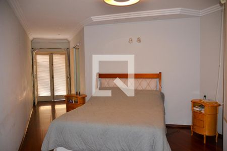 Casa à venda com 332m², 3 quartos e 4 vagas Casa à venda com 332m², 3 quartos e 4 vagasSuite