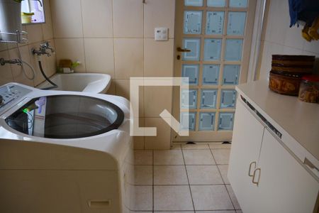 Casa à venda com 332m², 3 quartos e 4 vagas Casa à venda com 332m², 3 quartos e 4 vagasArea de serviço