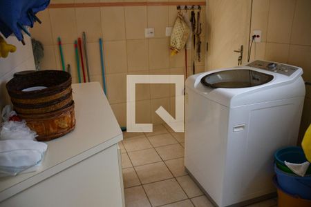 Casa à venda com 332m², 3 quartos e 4 vagas Casa à venda com 332m², 3 quartos e 4 vagasArea de serviço