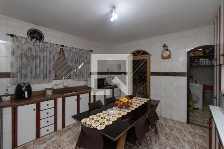 Casa à venda com 101m², 4 quartos e 2 vagasCozinha