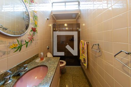 Casa à venda com 429m², 3 quartos e sem vagaBanheiro da Suíte 2