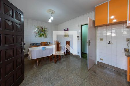 Casa à venda com 429m², 3 quartos e sem vaga Casa à venda com 429m², 3 quartos e sem vagaCozinha