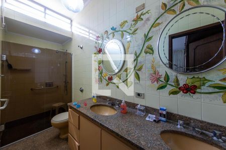 Casa à venda com 429m², 3 quartos e sem vagaBanheiro da Suíte 3