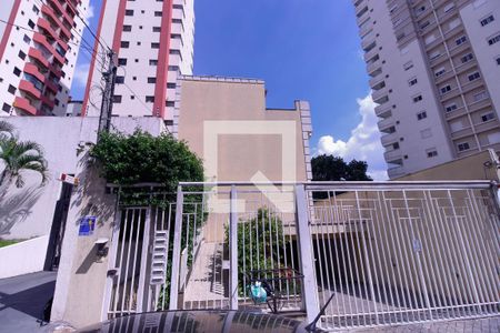 Casa de condomínio à venda com 136m², 3 quartos e 2 vagas Casa de condomínio à venda com 136m², 3 quartos e 2 vagasFachada