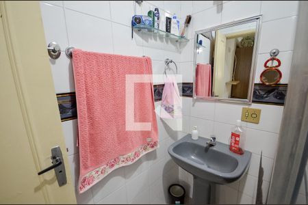Casa à venda com 215m², 3 quartos e sem vagaBanheiro da Suíte 1