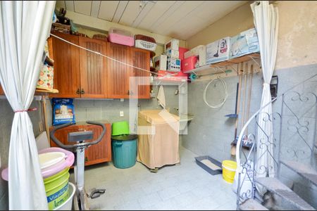 Casa à venda com 215m², 3 quartos e sem vagaÁrea de Serviço