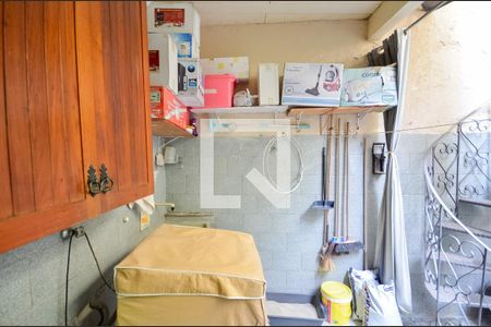 Casa à venda com 215m², 3 quartos e sem vagaÁrea de Serviço