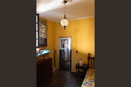 Casa à venda com 600m², 3 quartos e 3 vagas Casa à venda com 600m², 3 quartos e 3 vagasQUARTO/BANHEIRO DE SERVIÇO