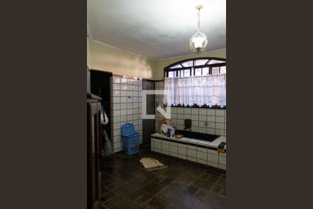 Casa à venda com 600m², 3 quartos e 3 vagas Casa à venda com 600m², 3 quartos e 3 vagasBANHEIRO SOCIAL/SAUNA SECA E ÚMIDA