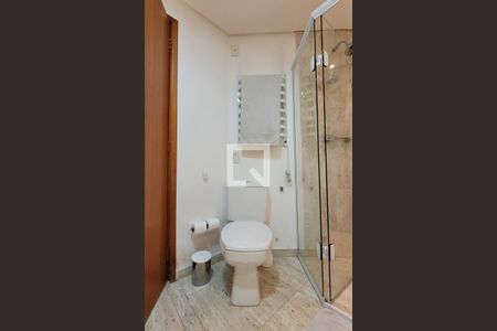 Apartamento à venda com 170m², 2 quartos e 3 vagas Apartamento à venda com 170m², 2 quartos e 3 vagasBanheiro da suíte 2
