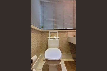 Apartamento à venda com 170m², 2 quartos e 3 vagas Apartamento à venda com 170m², 2 quartos e 3 vagasLavabo