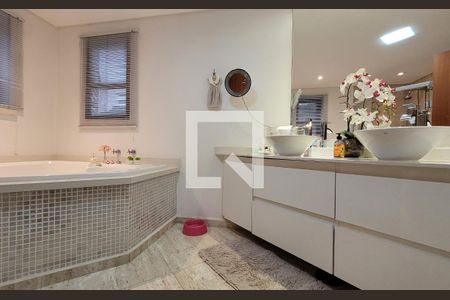 Apartamento à venda com 170m², 2 quartos e 3 vagas Apartamento à venda com 170m², 2 quartos e 3 vagasBanheiro da suíte 2