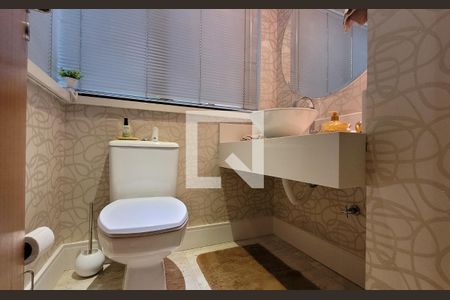 Apartamento à venda com 170m², 2 quartos e 3 vagas Apartamento à venda com 170m², 2 quartos e 3 vagasLavabo