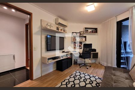Apartamento à venda com 170m², 2 quartos e 3 vagas Apartamento à venda com 170m², 2 quartos e 3 vagasSuíte