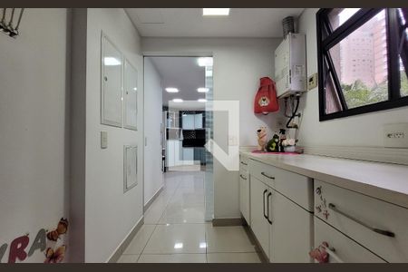 Apartamento à venda com 170m², 2 quartos e 3 vagas Apartamento à venda com 170m², 2 quartos e 3 vagasLavanderia