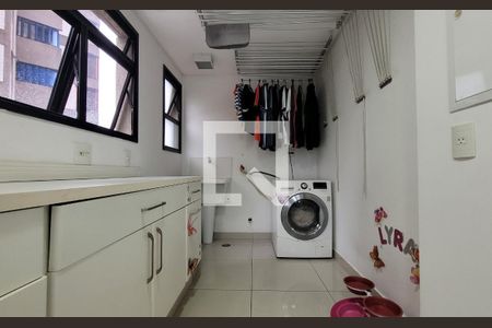 Apartamento à venda com 170m², 2 quartos e 3 vagas Apartamento à venda com 170m², 2 quartos e 3 vagasLavanderia