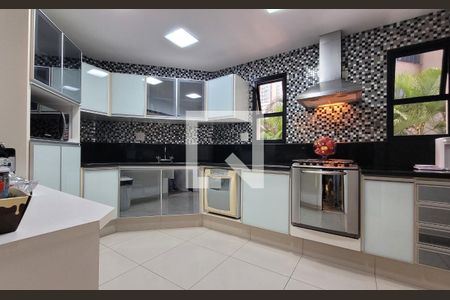 Apartamento à venda com 170m², 2 quartos e 3 vagas Apartamento à venda com 170m², 2 quartos e 3 vagasCozinha