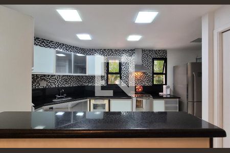 Apartamento à venda com 170m², 2 quartos e 3 vagas Apartamento à venda com 170m², 2 quartos e 3 vagasCozinha