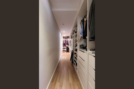 Apartamento à venda com 170m², 2 quartos e 3 vagas Apartamento à venda com 170m², 2 quartos e 3 vagasCloset