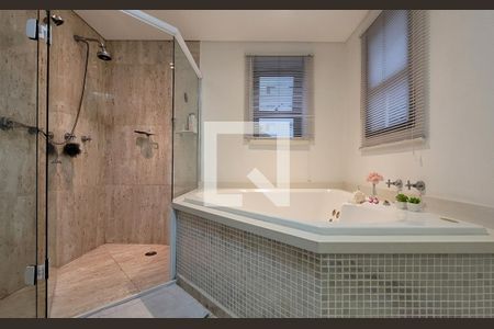 Apartamento à venda com 170m², 2 quartos e 3 vagas Apartamento à venda com 170m², 2 quartos e 3 vagasBanheiro da suíte 2