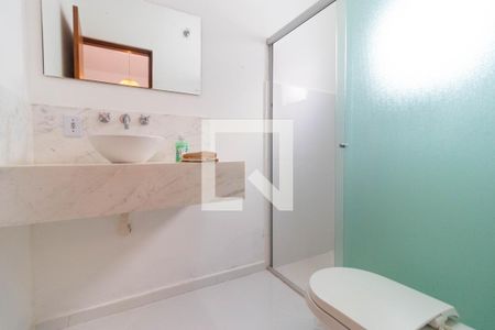 Casa de condomínio à venda com 544m², 4 quartos e 2 vagas Casa de condomínio à venda com 544m², 4 quartos e 2 vagasBanheiro da Suíte 04