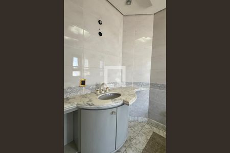 Casa de condomínio à venda com 975m², 4 quartos e 8 vagasBanheiro da Suíte 3