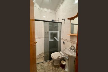 Casa de condomínio à venda com 975m², 4 quartos e 8 vagasBanheiro